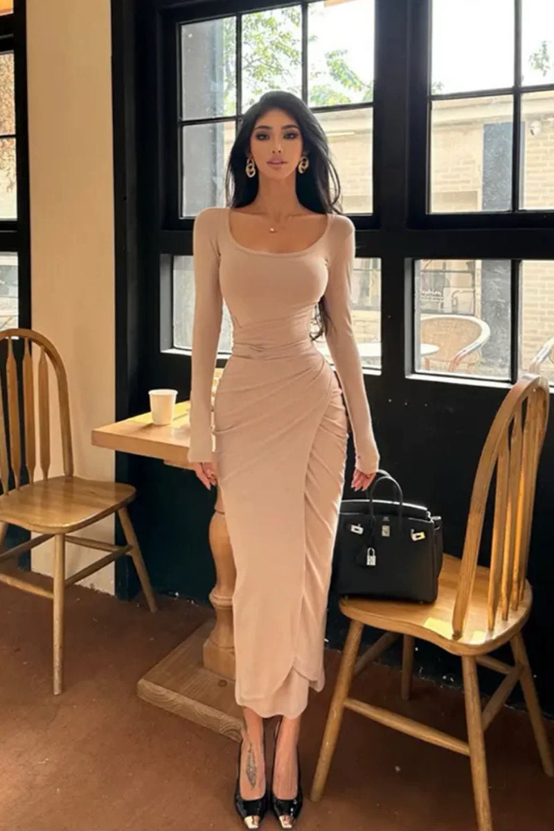 Ring-Closure Backless Dress